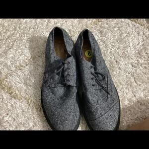 Tom’s men’s shoes